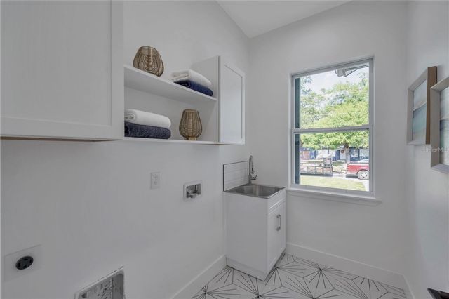 4307 S CLARK AVENUE, Tampa, FL 33611