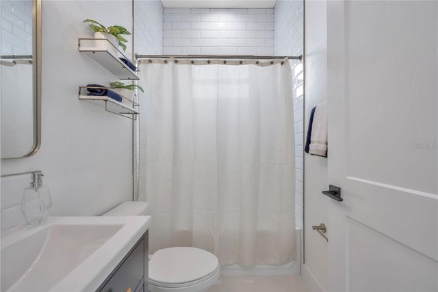 4307 S CLARK AVENUE, Tampa, FL 33611