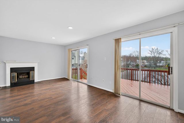 7108 LAKE COVE DR, Alexandria, VA 22315