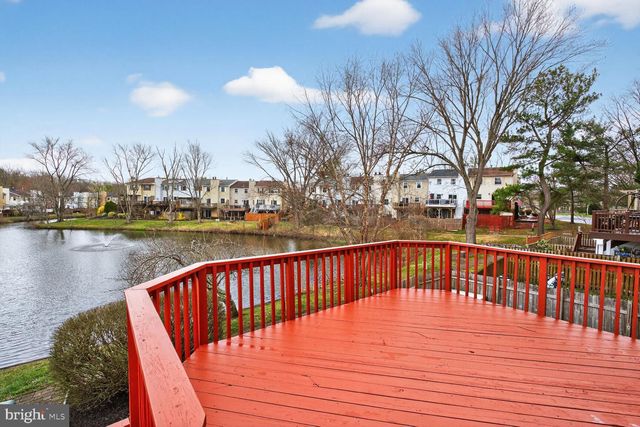 7108 LAKE COVE DR, Alexandria, VA 22315