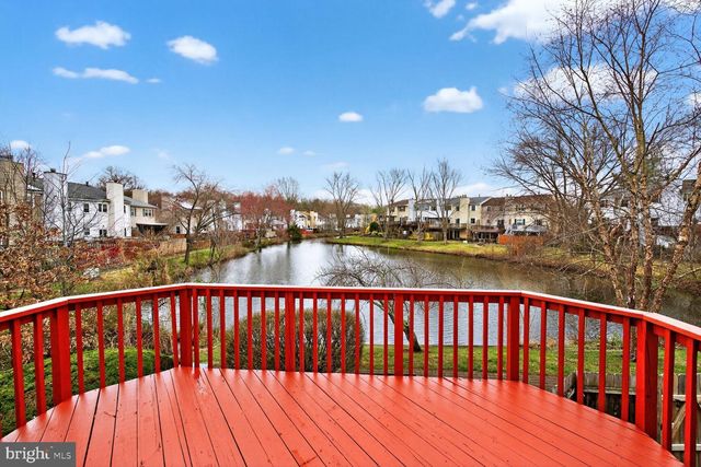 7108 LAKE COVE DR, Alexandria, VA 22315