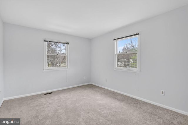 7108 LAKE COVE DR, Alexandria, VA 22315