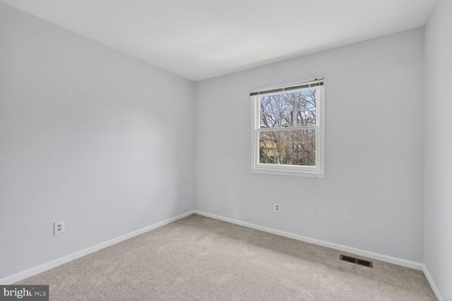 7108 LAKE COVE DR, Alexandria, VA 22315