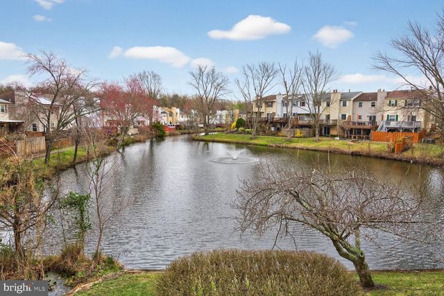 7108 LAKE COVE DR, Alexandria, VA 22315