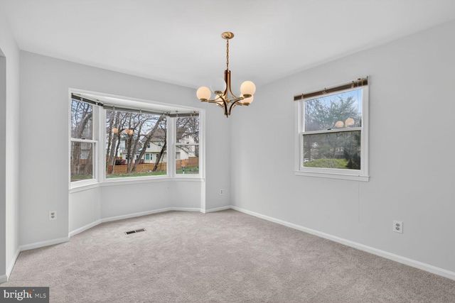 7108 LAKE COVE DR, Alexandria, VA 22315