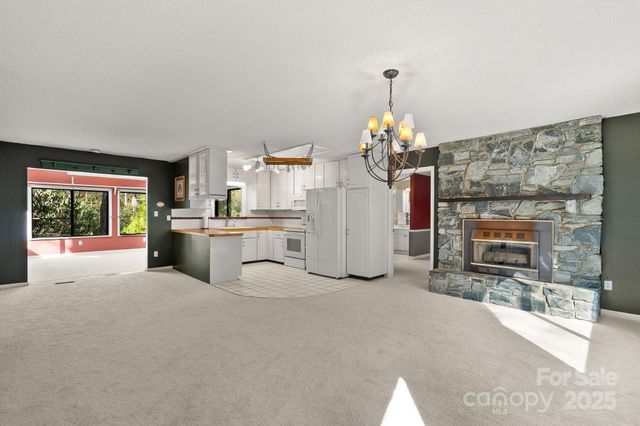 1012 Soquili Drive, Brevard, NC 28712