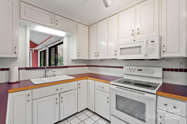 1012 Soquili Drive, Brevard, NC 28712