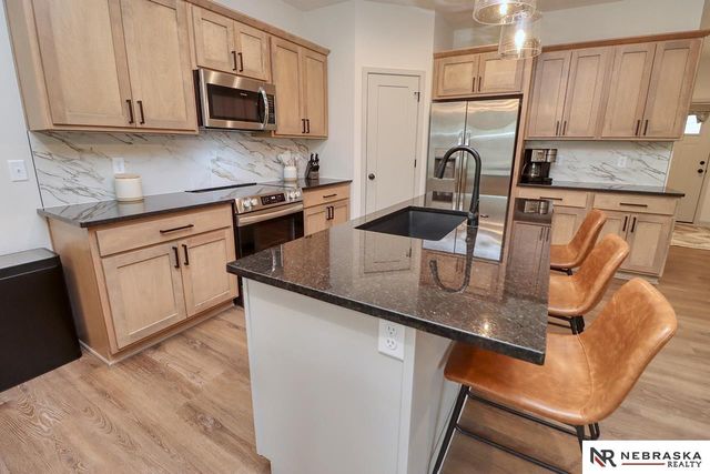 9439 Linwood Place, Lincoln, NE 68505