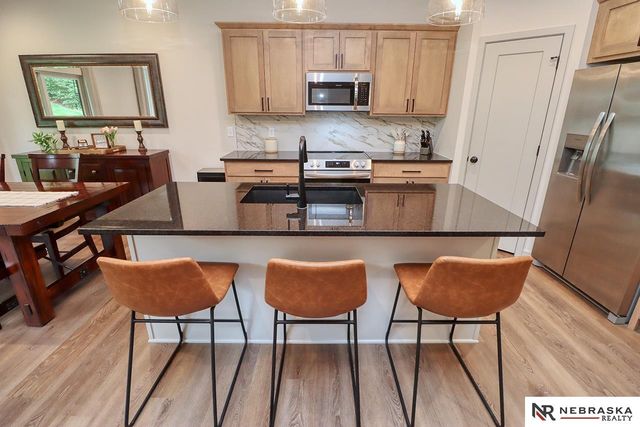 9439 Linwood Place, Lincoln, NE 68505