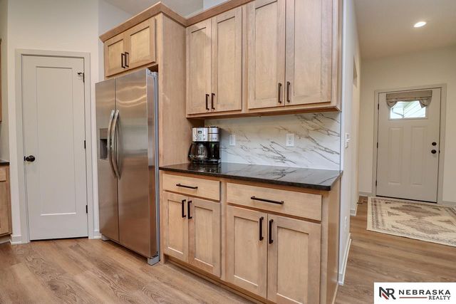 9439 Linwood Place, Lincoln, NE 68505