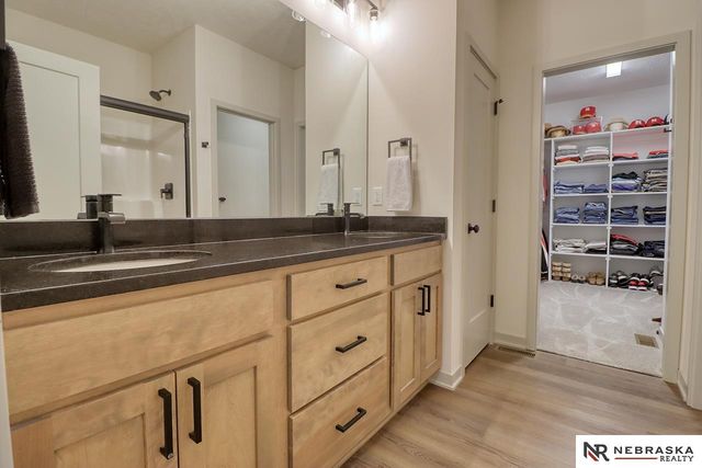 9439 Linwood Place, Lincoln, NE 68505