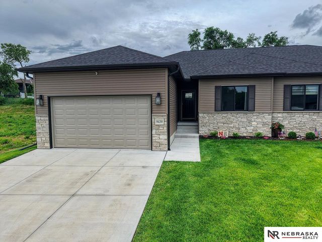 9439 Linwood Place, Lincoln, NE 68505