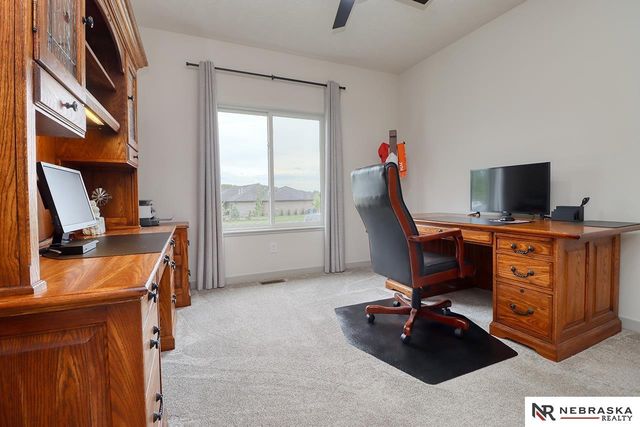 9439 Linwood Place, Lincoln, NE 68505