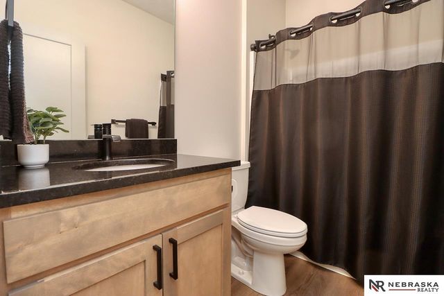 9439 Linwood Place, Lincoln, NE 68505