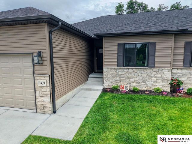 9439 Linwood Place, Lincoln, NE 68505