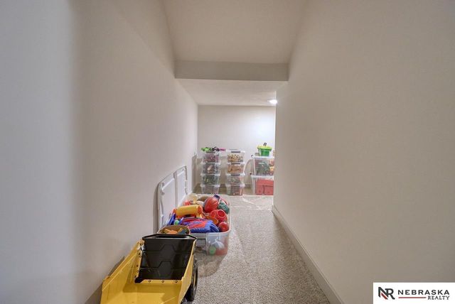 9439 Linwood Place, Lincoln, NE 68505