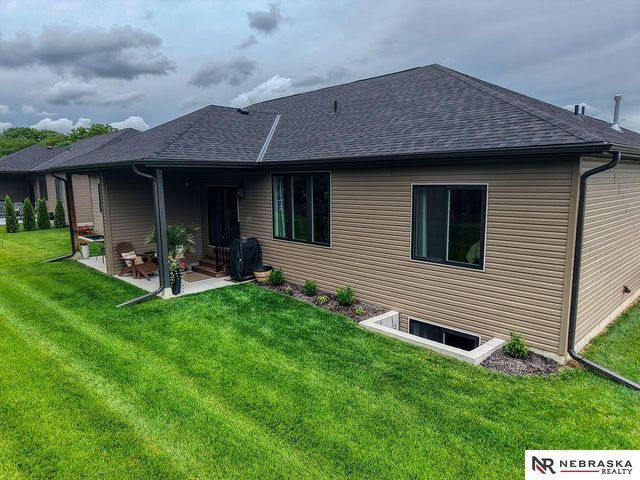 9439 Linwood Place, Lincoln, NE 68505