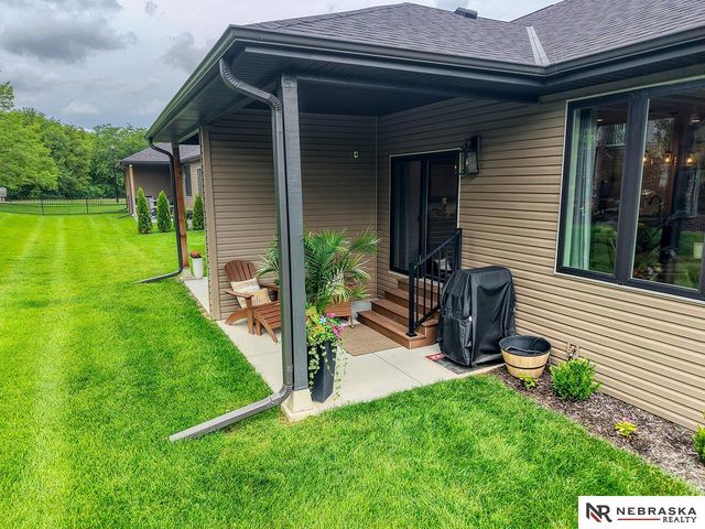 9439 Linwood Place, Lincoln, NE 68505