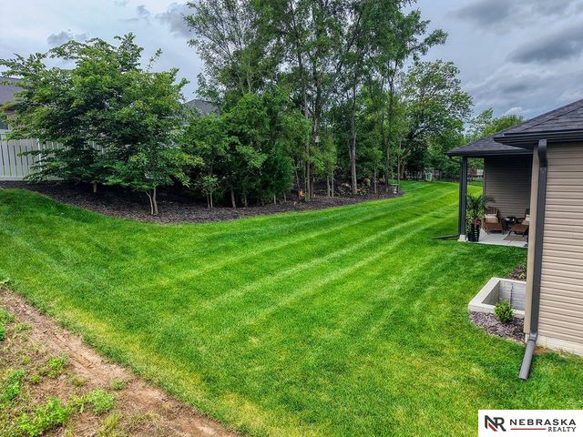 9439 Linwood Place, Lincoln, NE 68505