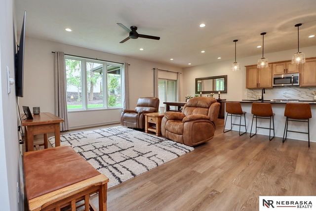 9439 Linwood Place, Lincoln, NE 68505