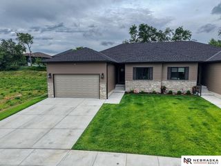 9439 Linwood Place, Lincoln, NE 68505
