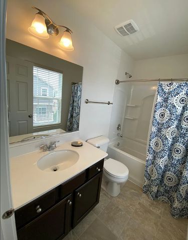 2873 Henley Lane 2873, Naperville, IL 60540