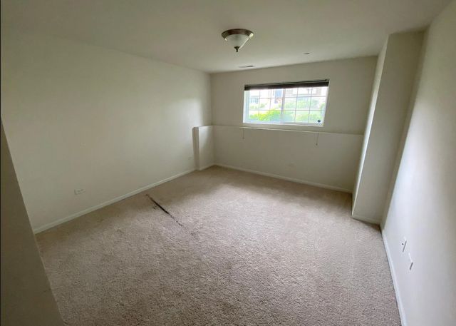 2873 Henley Lane 2873, Naperville, IL 60540