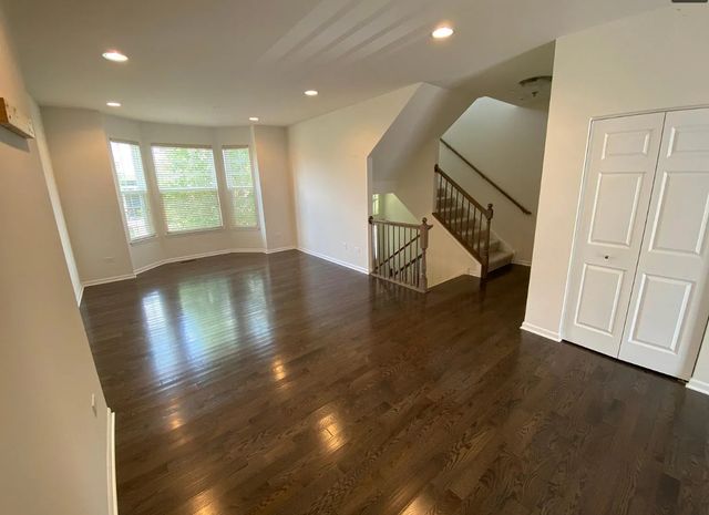2873 Henley Lane 2873, Naperville, IL 60540