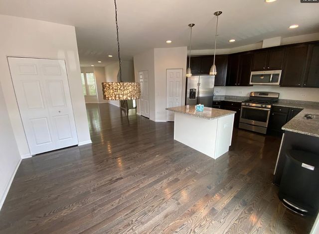 2873 Henley Lane 2873, Naperville, IL 60540