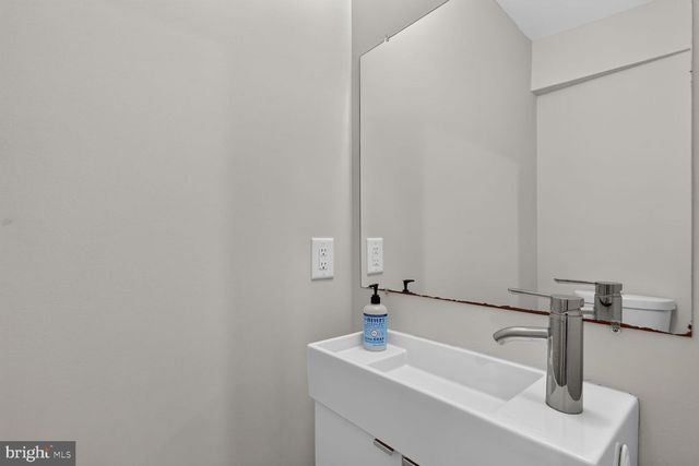 1816 MINNESOTA SE, Washington, DC 20020