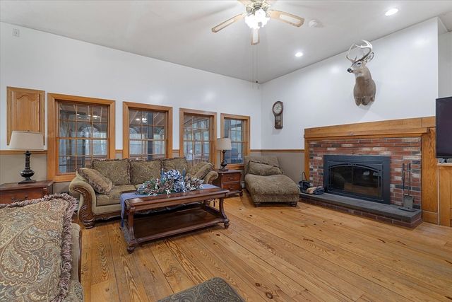 12 Mckinstry Dr, Charlton, MA 01507