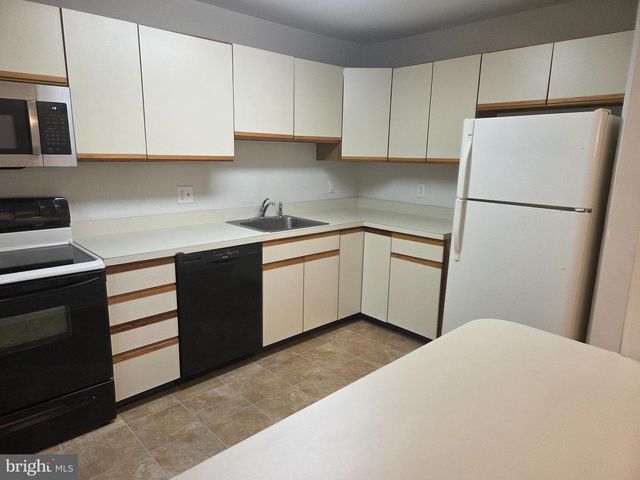 210 AUGUSTA, Mount Laurel, NJ 08054