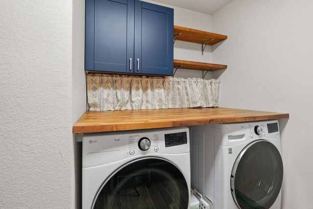 742 Ivory Road SE, Rio Rancho, NM 87124