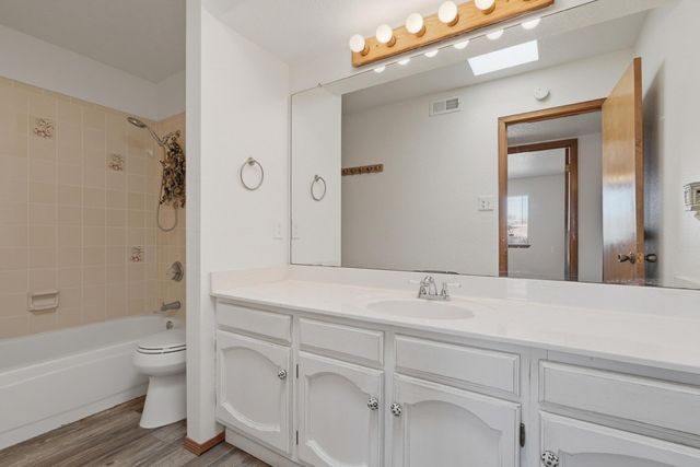 742 Ivory Road SE, Rio Rancho, NM 87124