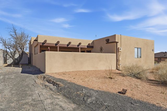 742 Ivory Road SE, Rio Rancho, NM 87124