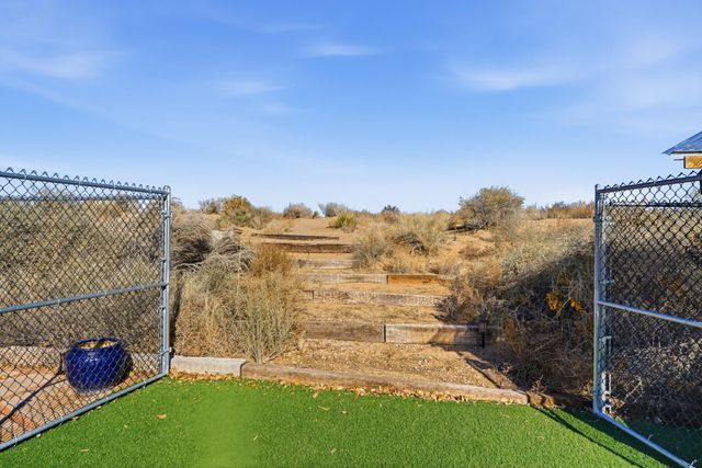 742 Ivory Road SE, Rio Rancho, NM 87124