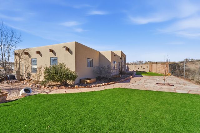 742 Ivory Road SE, Rio Rancho, NM 87124