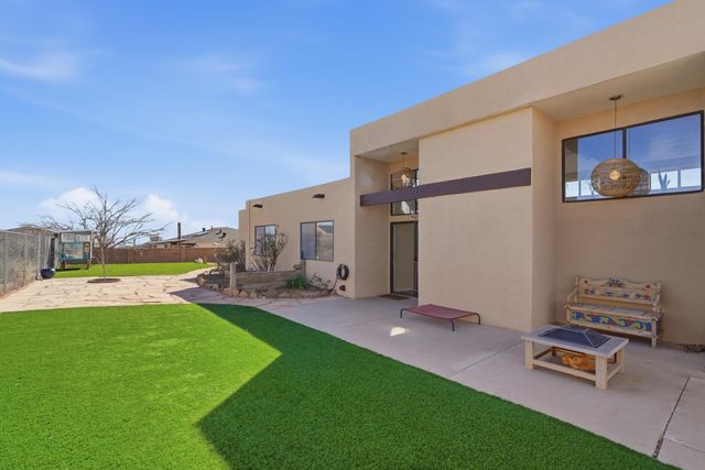 742 Ivory Road SE, Rio Rancho, NM 87124