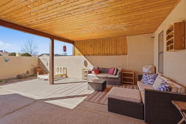 742 Ivory Road SE, Rio Rancho, NM 87124