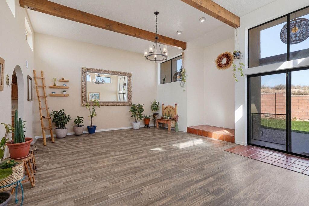 742 Ivory Road SE, Rio Rancho, NM 87124