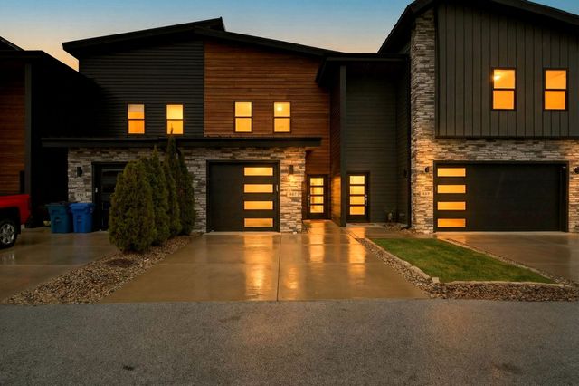 347 Sawgrass Drive, Crown Point, IN 46307