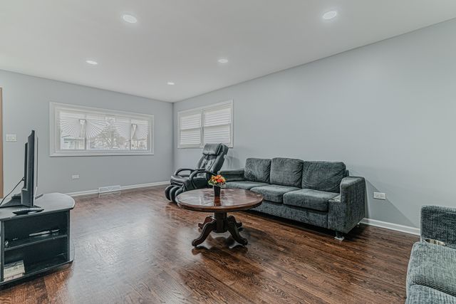 2105 Prospect Avenue, North Chicago, IL 60064