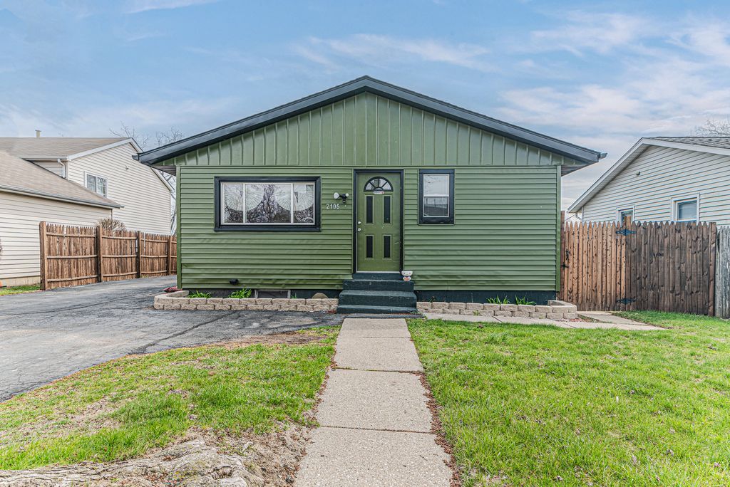 2105 Prospect Avenue, North Chicago, IL 60064