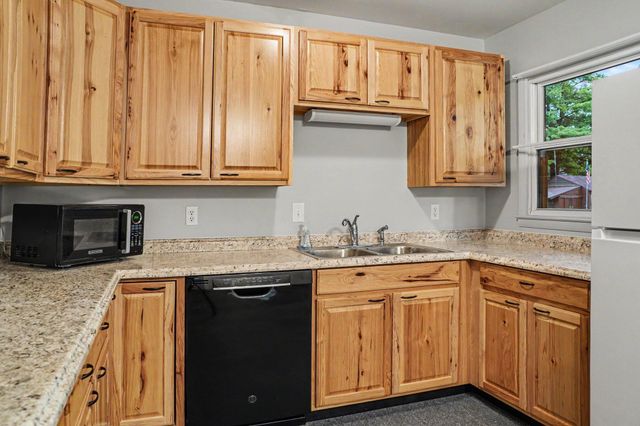 4305 Cedarcrest Avenue, Portage City, MI 49024