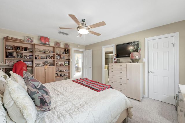 63 April Point Drive S, Montgomery, TX 77356