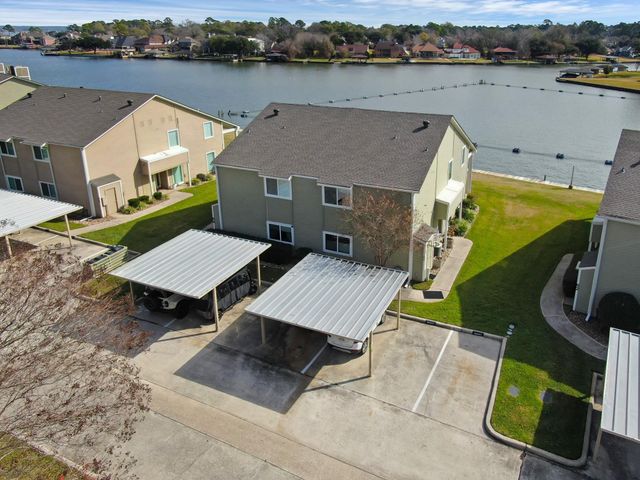 63 April Point Drive S, Montgomery, TX 77356