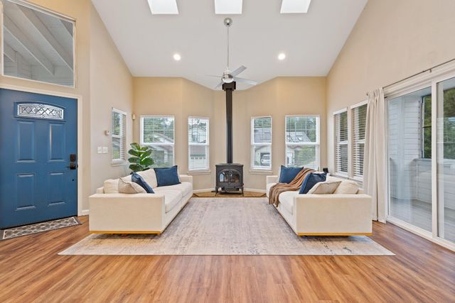 247 Canyon Creek Cir, Colfax, CA 95713
