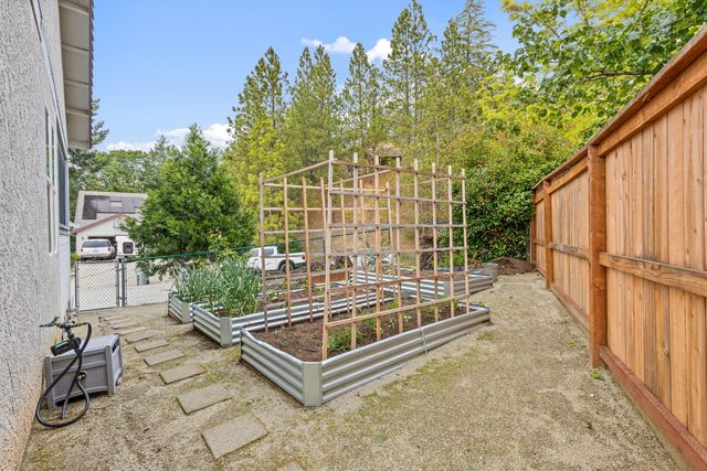 247 Canyon Creek Cir, Colfax, CA 95713