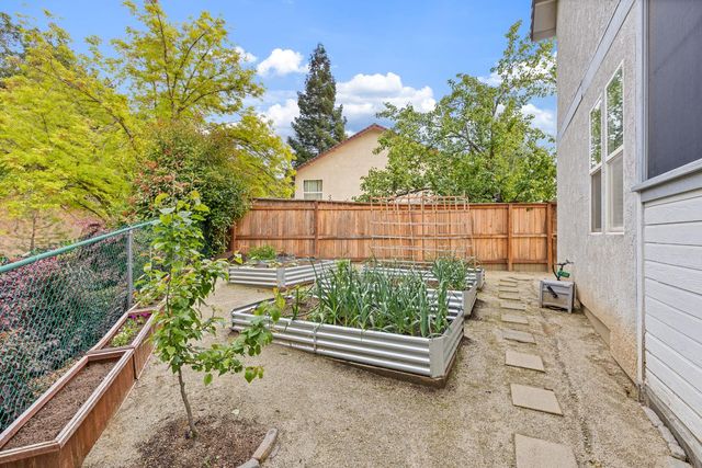 247 Canyon Creek Cir, Colfax, CA 95713
