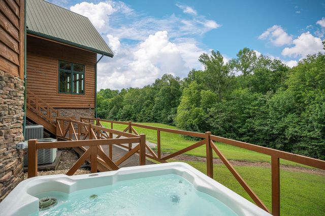 4042 Rocky Ridge Rd, Rock Island, TN 38581